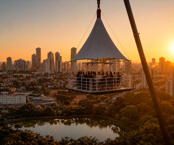 City promove experiência inédita de bar suspenso a 40 metros de altura