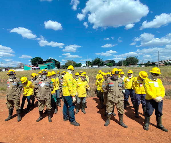 Prefeitura de Goiânia reforça ações de prevenção às queimadas e capacita forma primeira brigada municipal de incêndios