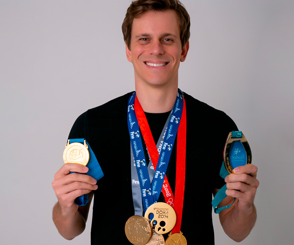 César Cielo participa de palestra em Goiânia